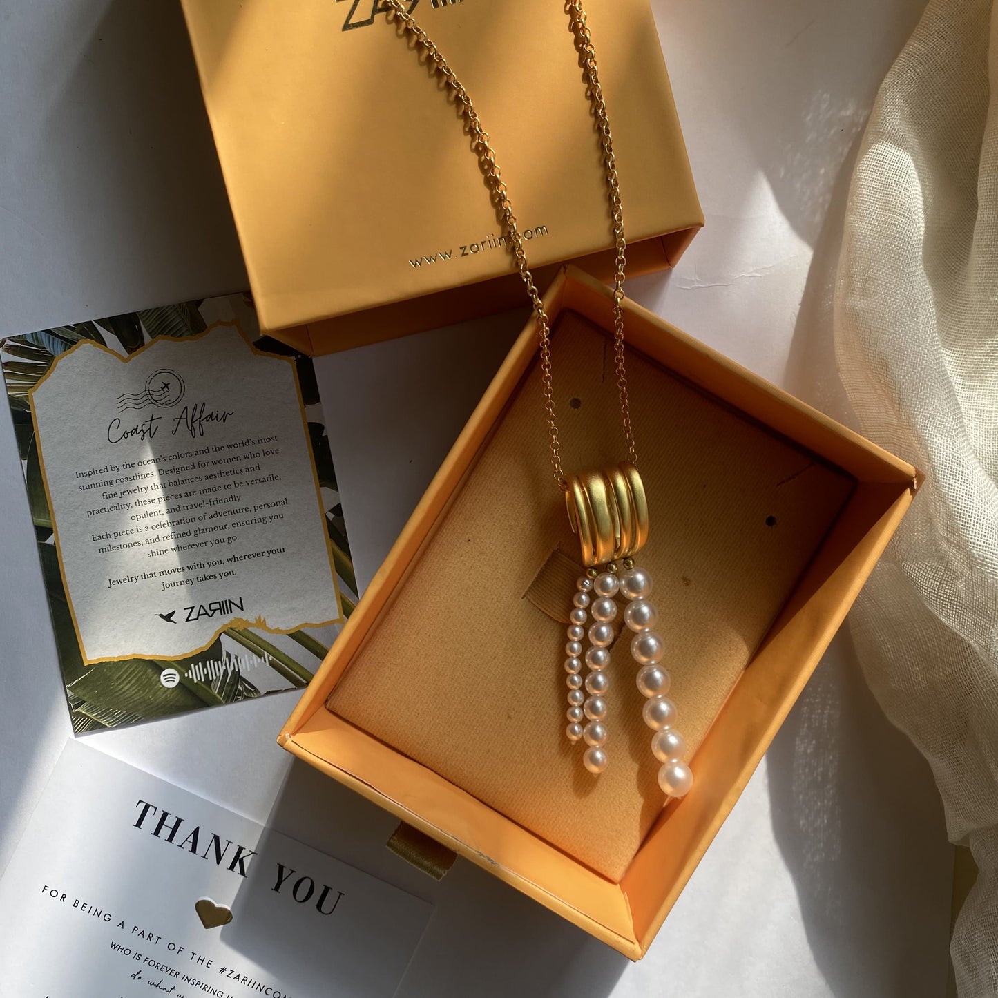 Scent of the Sea Pearl Pendant Necklace