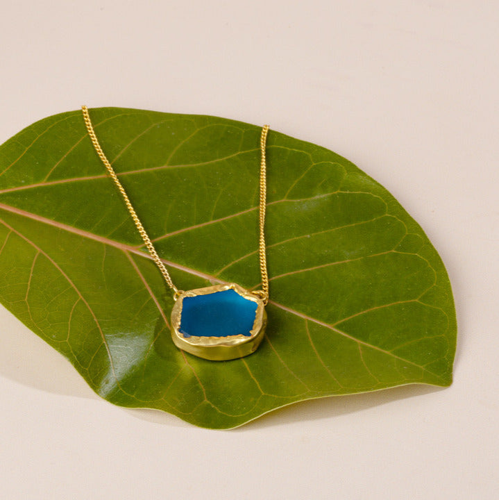 A Touch of Blue Topaz Stone Gold Necklace