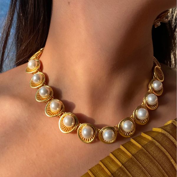 Pearl Essence Styled Look (Set of 2)