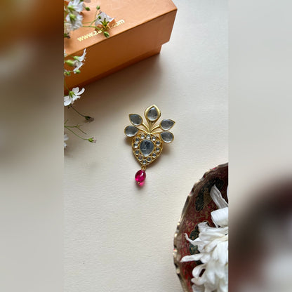 Mahiwal Kalgi with Rani Pink Hued Stone