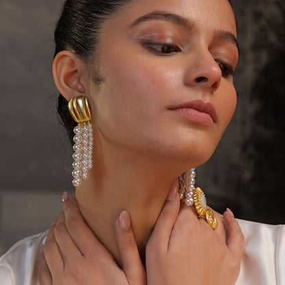 Scent of the Sea Pearl Earrings