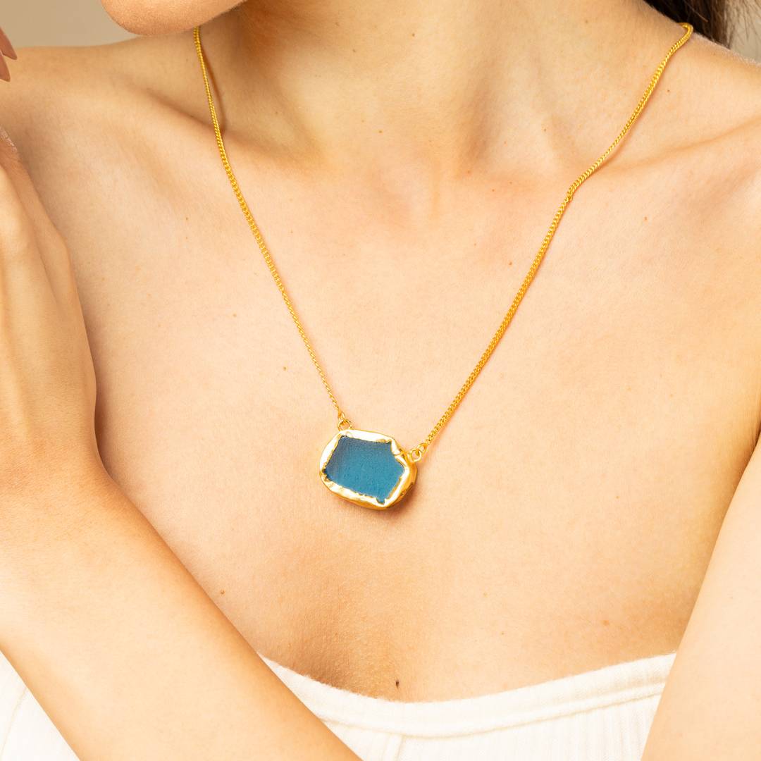 A Touch of Blue Topaz Stone Gold Necklace