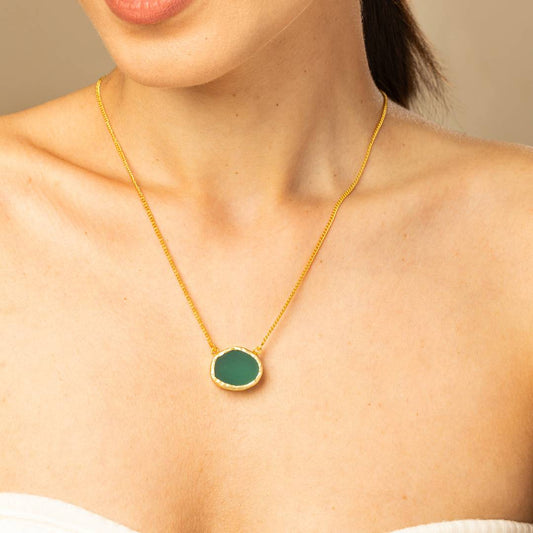 A Touch of Green Chalcedony Stone Gold Necklace