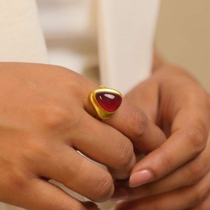 Moody Affair Ring with Garnet