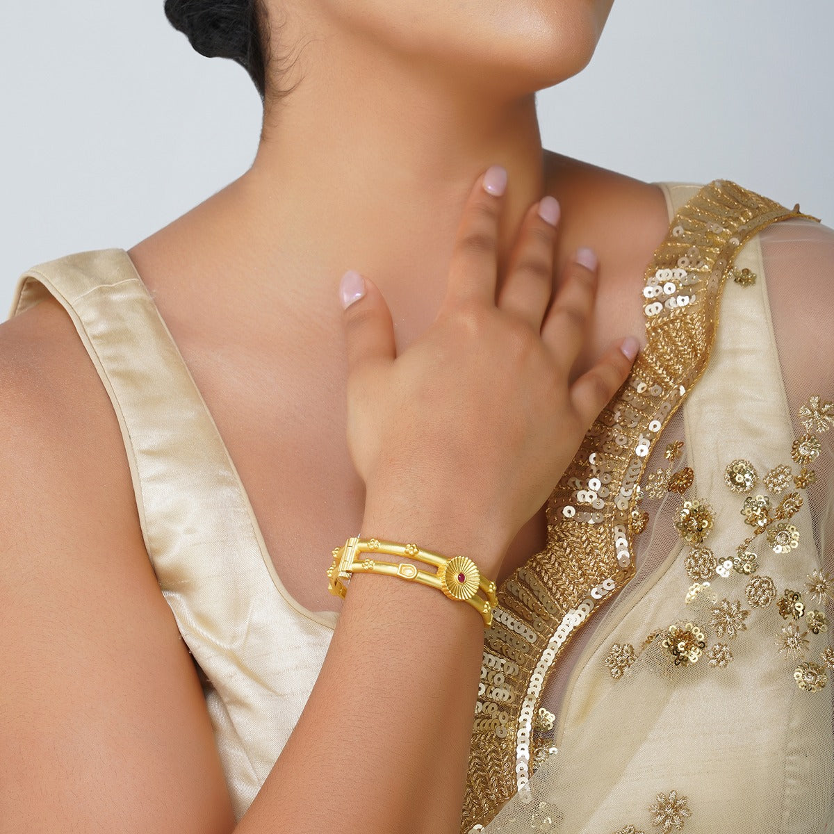 Ancient Blossoms Gift Box with Long Earrings and Bangle