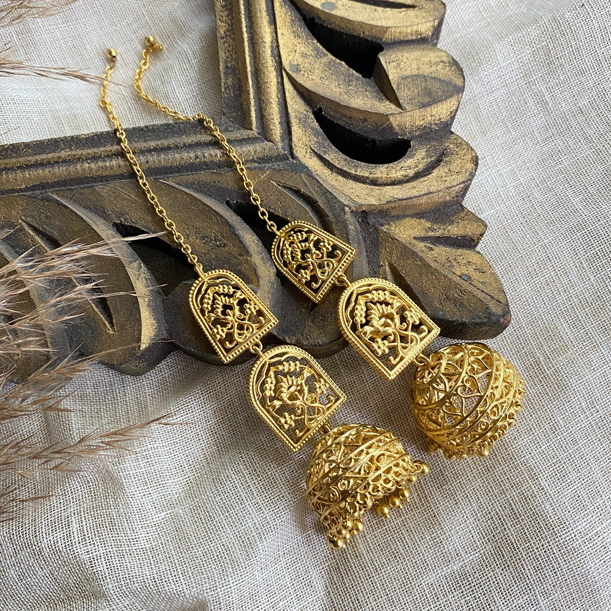 Bareilly Jhumka Earrings with Strings