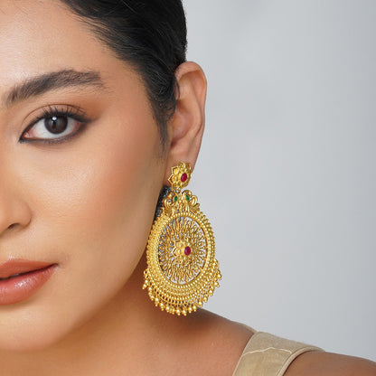 Chola Legacy Gift Box with Statement Earrings and Maang Teeka