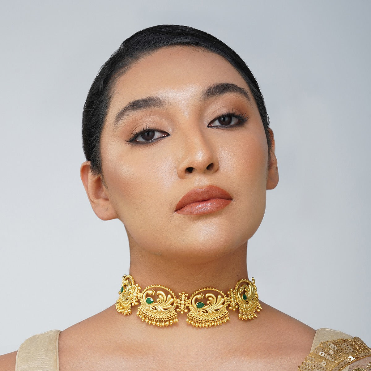 Dance of Mor Gift Box with Choker Necklace and Stud Earrings