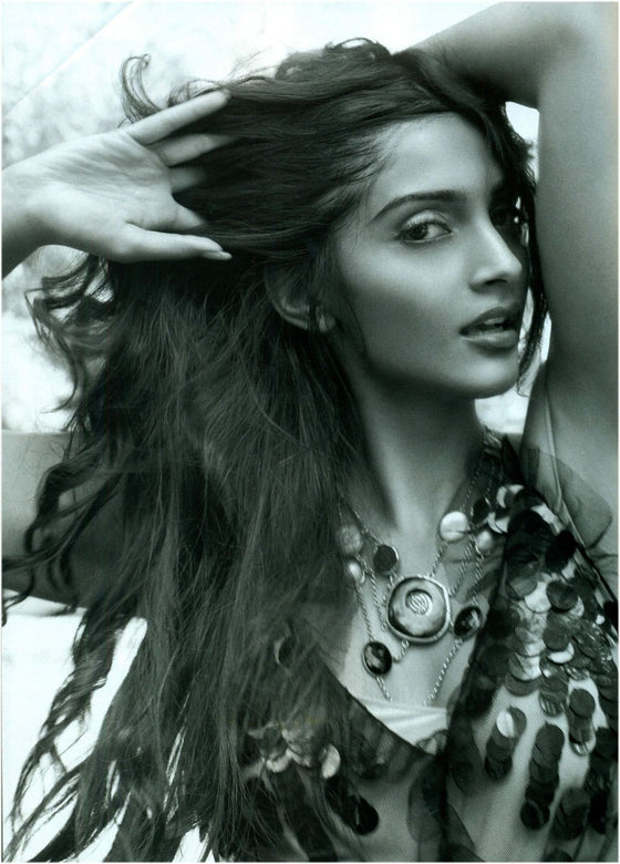 Sonam Kapoor wearing Zariin